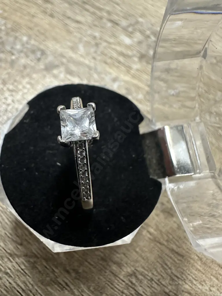 Large Stamped 925 Ring Square Clear Gem Stone & Small Gem Stones Image 1++