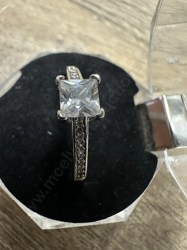 Large Stamped 925 Ring Square Clear Gem Stone & Small Gem Stones Image 1++