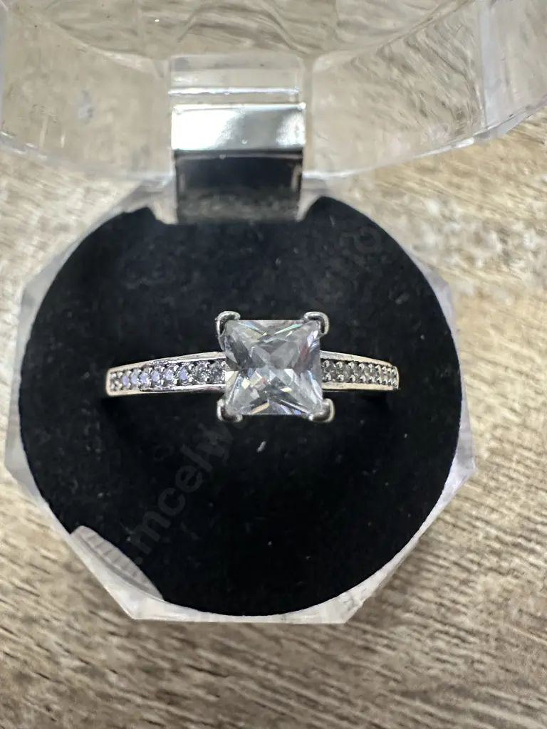 Large Stamped 925 Ring Square Clear Gem Stone & Small Gem Stones Image 1++