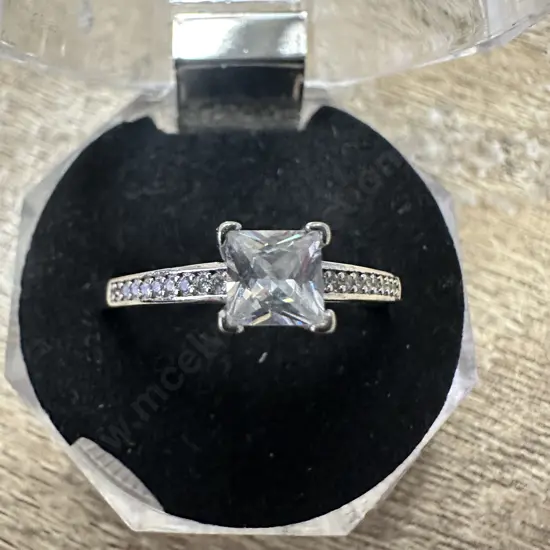 Large Stamped 925 Ring Square Clear Gem Stone & Small Gem Stones