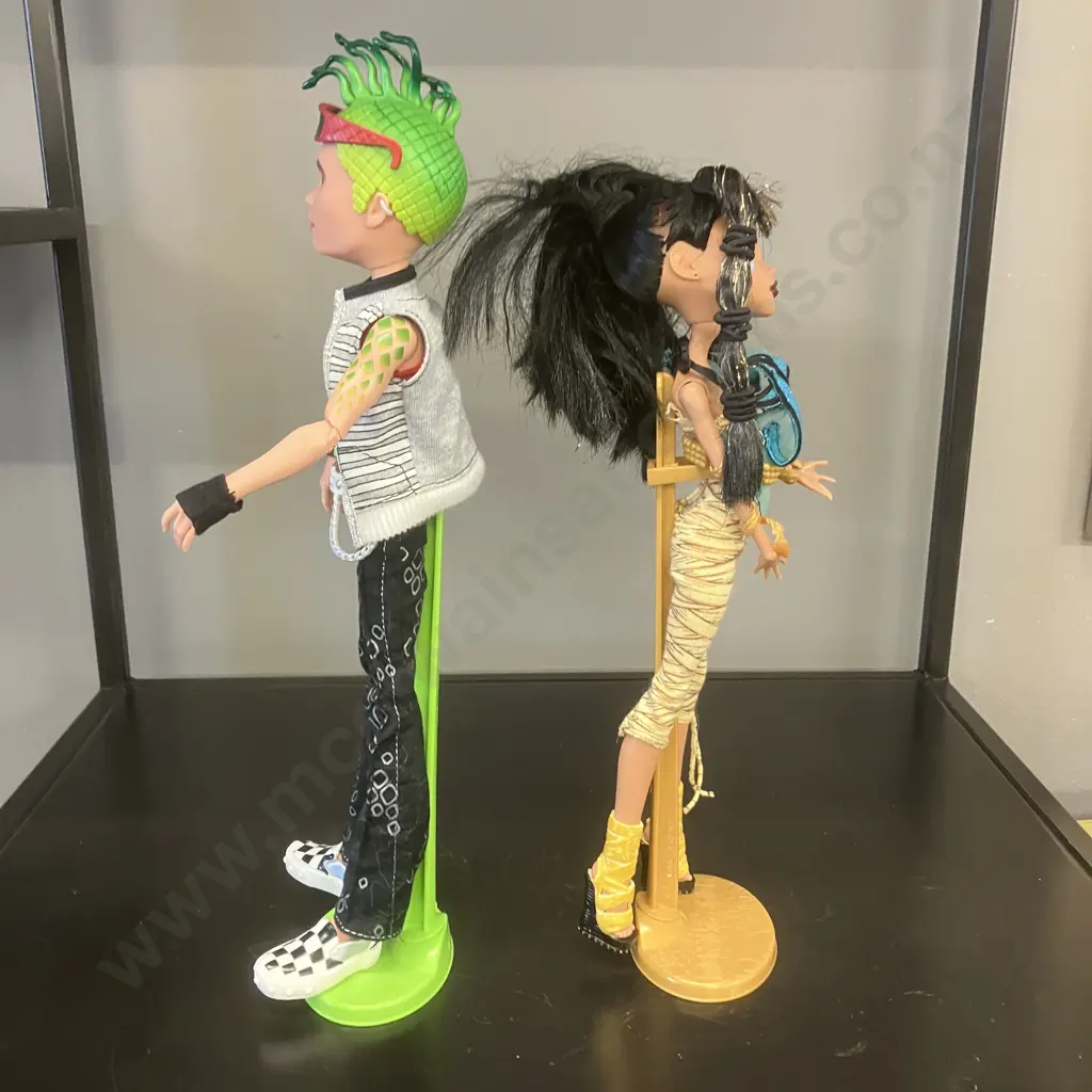 Monster High Dolls - Duece Gorgon & Cleo De Nile, 2008 First Wave With Stands Image 1++