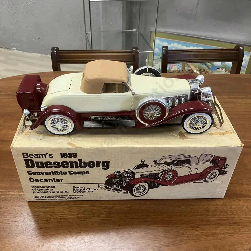 Beams' 1935 Duesenberg Convertible Coupe Decanter - White & Maroon Colours, Original Box. L47cm Image 1++