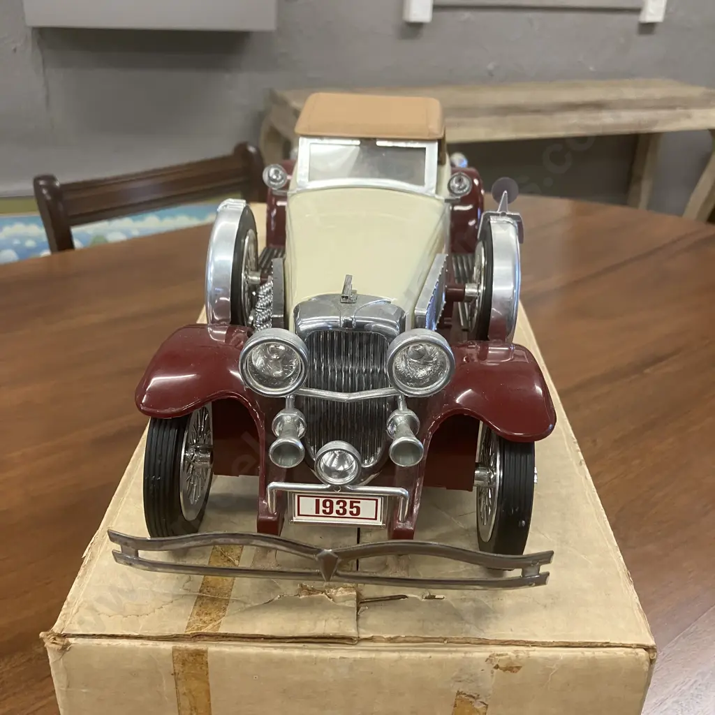 Beams' 1935 Duesenberg Convertible Coupe Decanter - White & Maroon Colours, Original Box. L47cm Image 1++