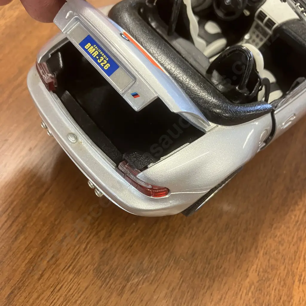 Bburago (Italy) 1:18 BMW Z3 M-Roadster 1996 Die-Cast Model In Silver With Original Box (3369) Image 1++