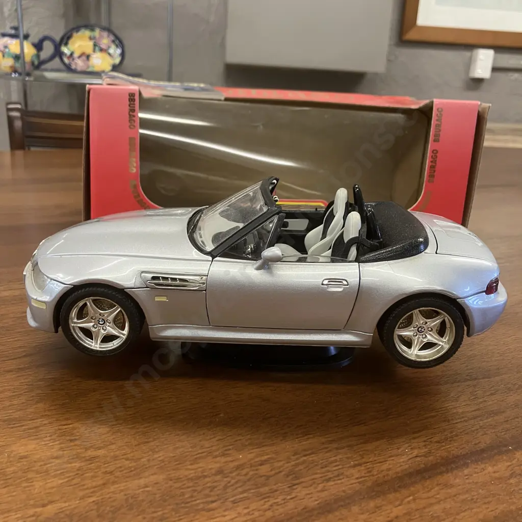 Bburago (Italy) 1:18 BMW Z3 M-Roadster 1996 Die-Cast Model In Silver With Original Box (3369) Image 1++