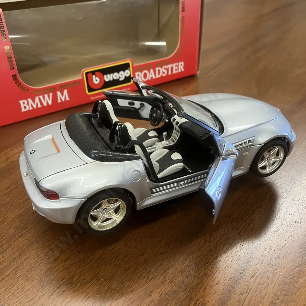 Bburago (Italy) 1:18 BMW Z3 M-Roadster 1996 Die-Cast Model In Silver With Original Box (3369) Image 1++