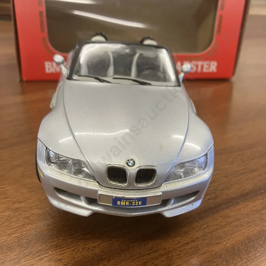 Bburago (Italy) 1:18 BMW Z3 M-Roadster 1996 Die-Cast Model In Silver With Original Box (3369) Image 1++