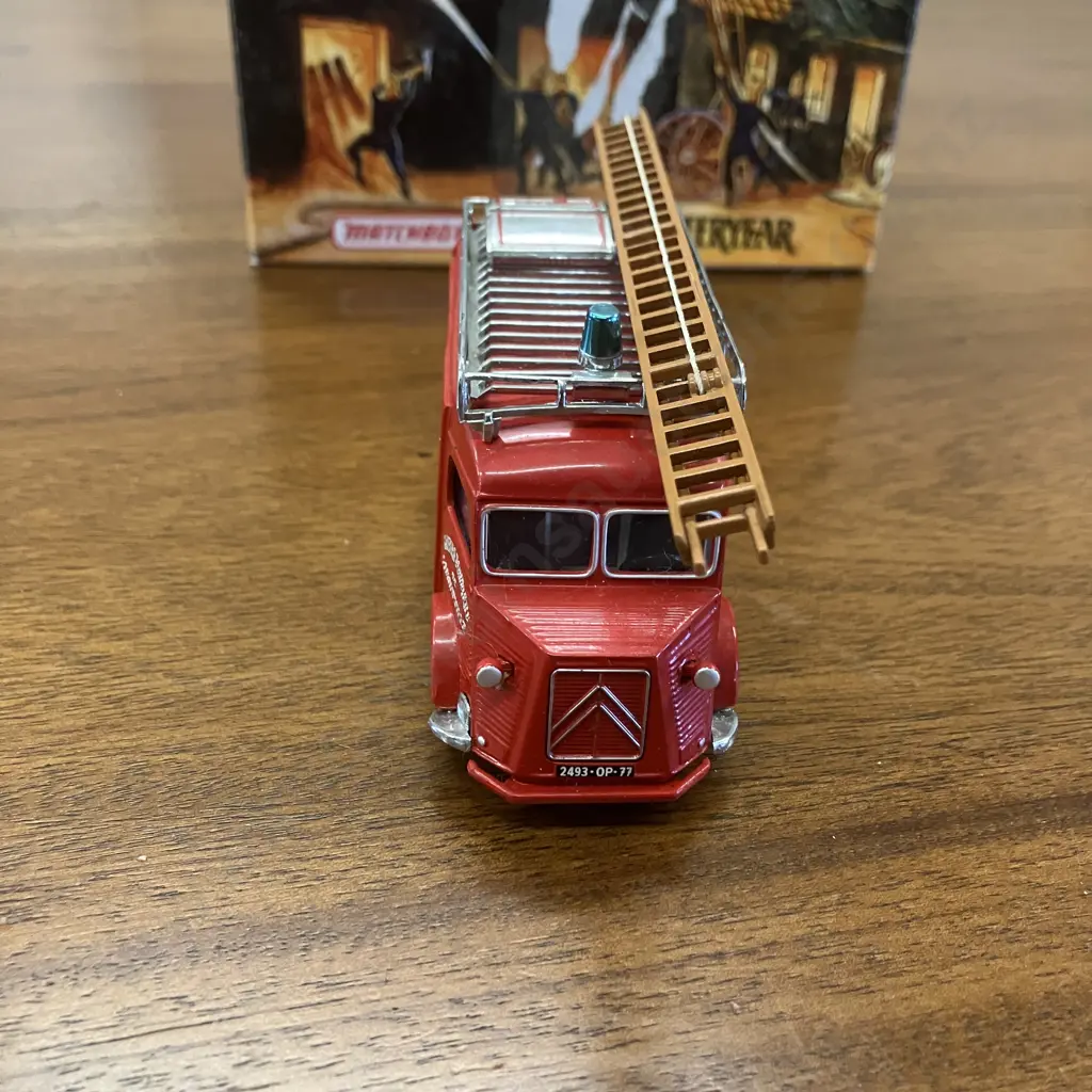 Matchbox Fire Truck 1:43 YFE13 1947 Citreon Type H Van With Original Box Image 1++