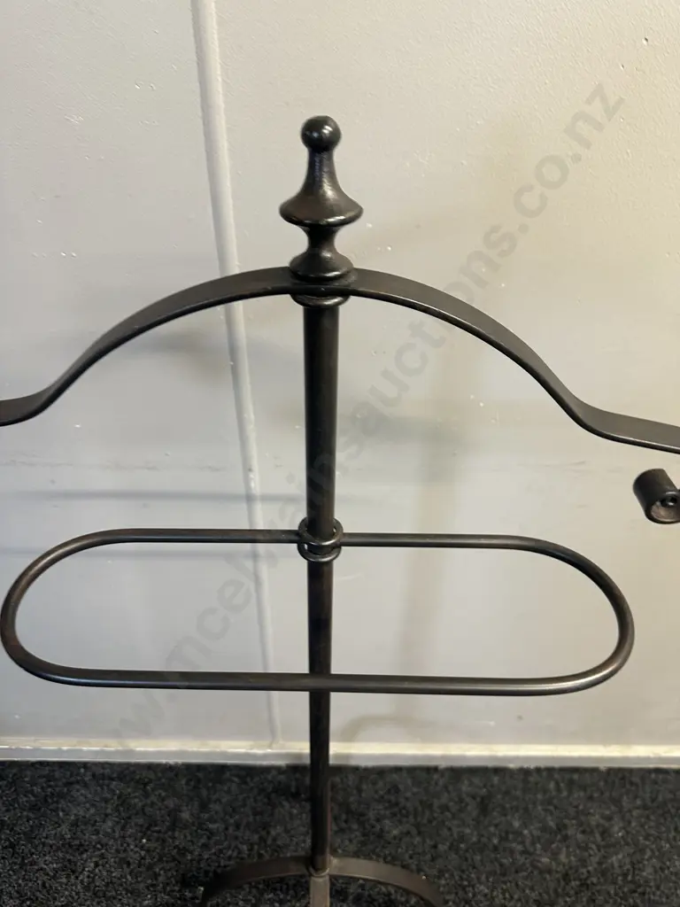 Dark Brown Metal Valet Stand H114,W54cm. Image 1++