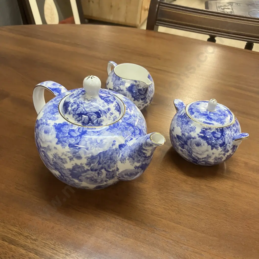 Maxwell Willams Antique Blue Teapot, Creamer And Lidded Sugar Bowl Image 1++