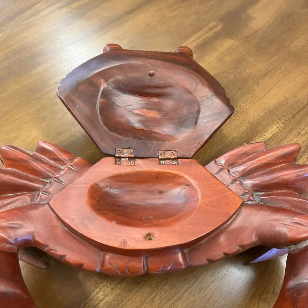 Large Carved Hardwood Crab With Hinged For Storage. H20 W48 D32cm (As Found) Image 1++