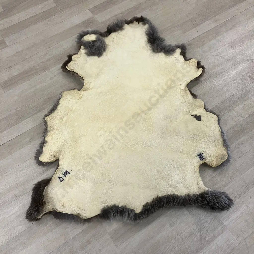 Sheepskin Floor Rug. 120 x 94cm Image 1++