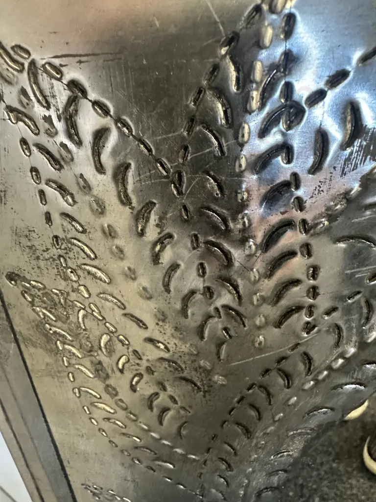 Metal Leaf Detailed Framed Mirror H77.5,W58cm. Image 1++