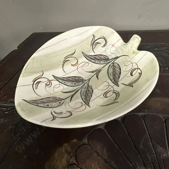 Vintage Mid Century Denby Glyn Ware Hand Painted Leaf Bowl Signed By Glen Colledge. H5 W19.5 D15cm
