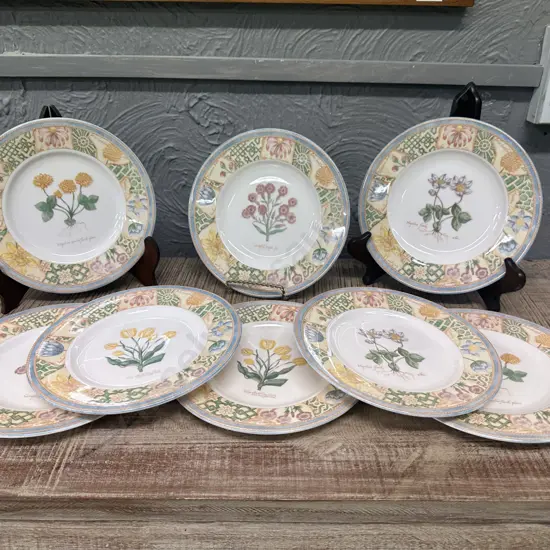 Wedgwood Home Garden Maze Dishes x8