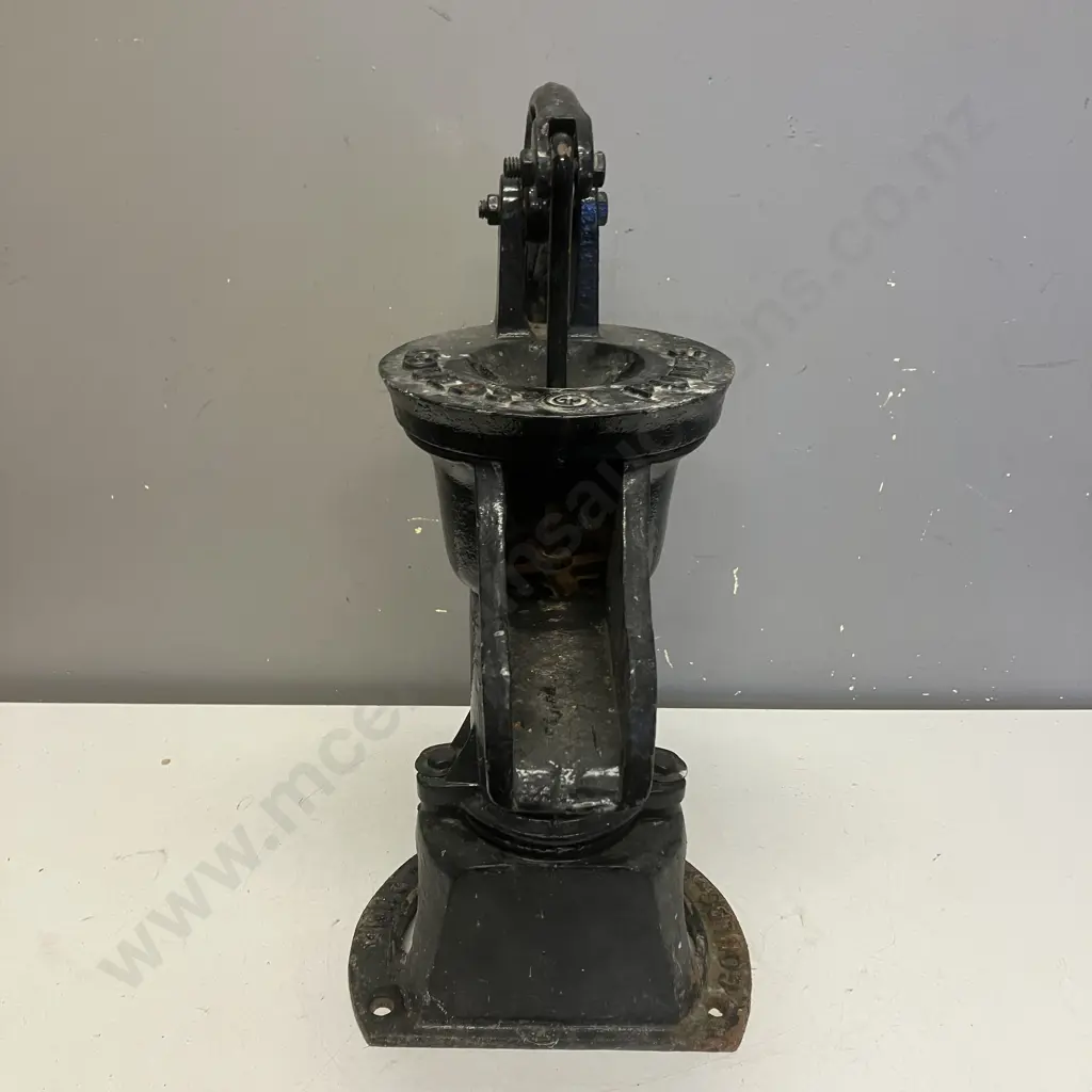 Cast Iron Goulds Pitcher Water Pump Painted Black. H47cm Image 1++