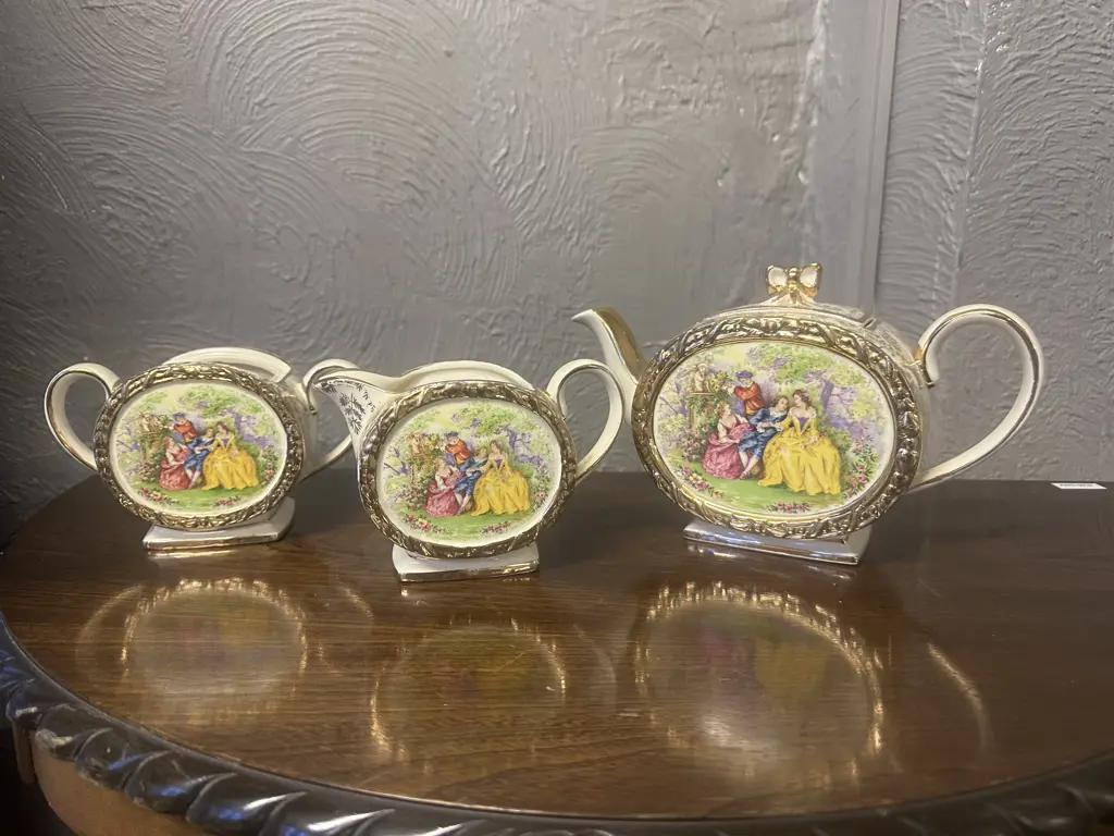 Sadler England 1930s Tea Set - Barrel Teapot With Bow Topped Lid, 1876 On Base (Sugar Bowl Missing Lid) Image 1++