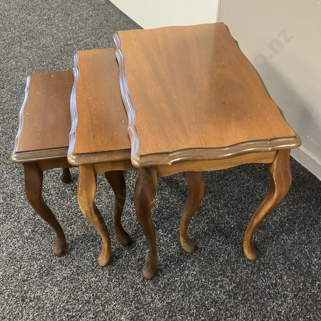Mahogany Effect Nest Of Three Tables, Cabriole Legs. H48 W51 D33cm Image 1++