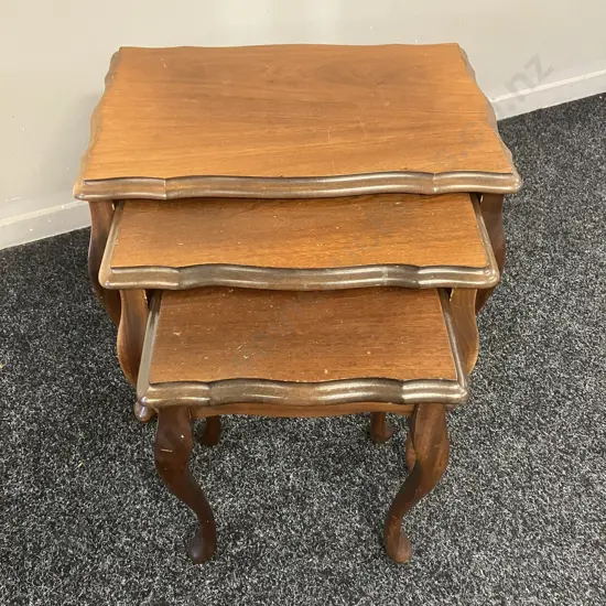 Mahogany Effect Nest Of Three Tables, Cabriole Legs. H48 W51 D33cm