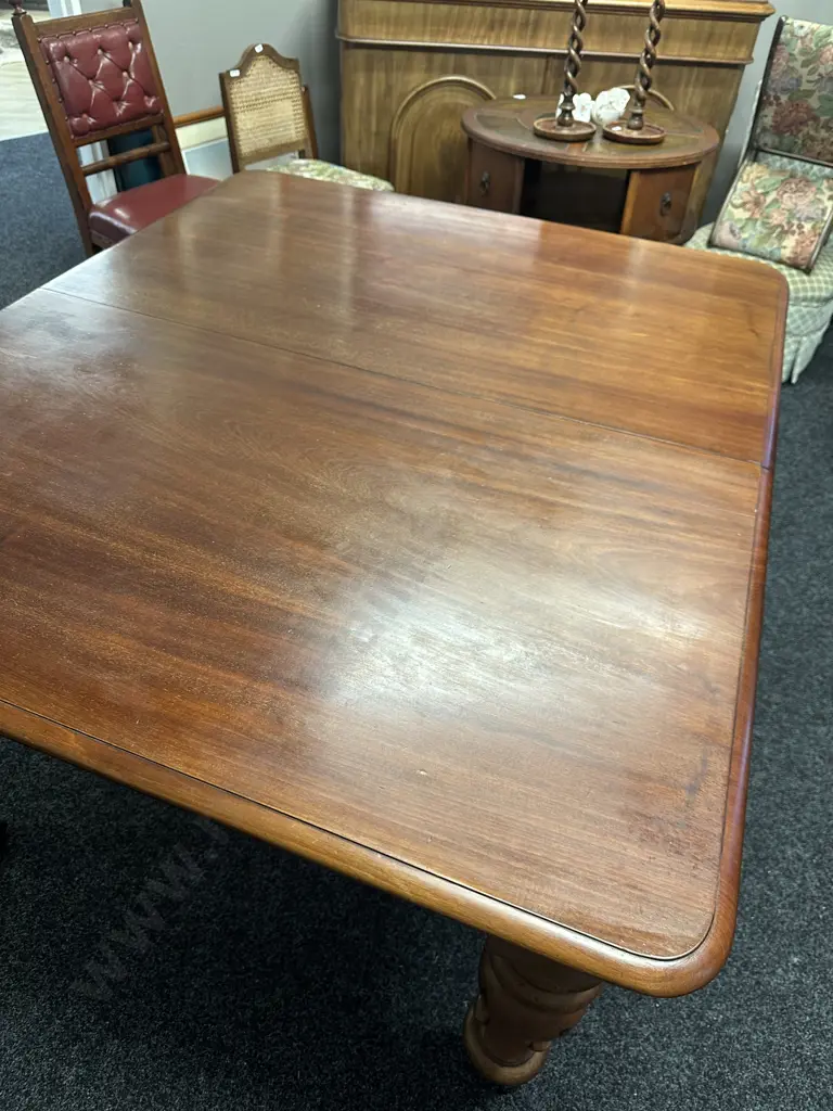 Victorian Style Dining Table With Extension & Castors Image 1++