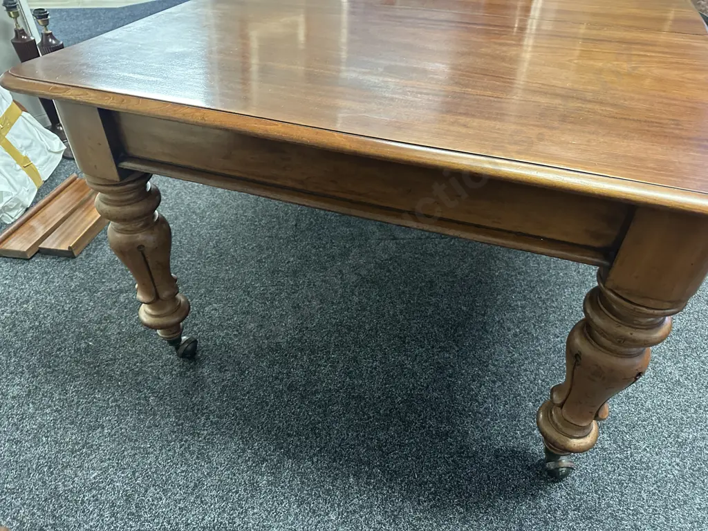 Victorian Style Dining Table With Extension & Castors Image 1++
