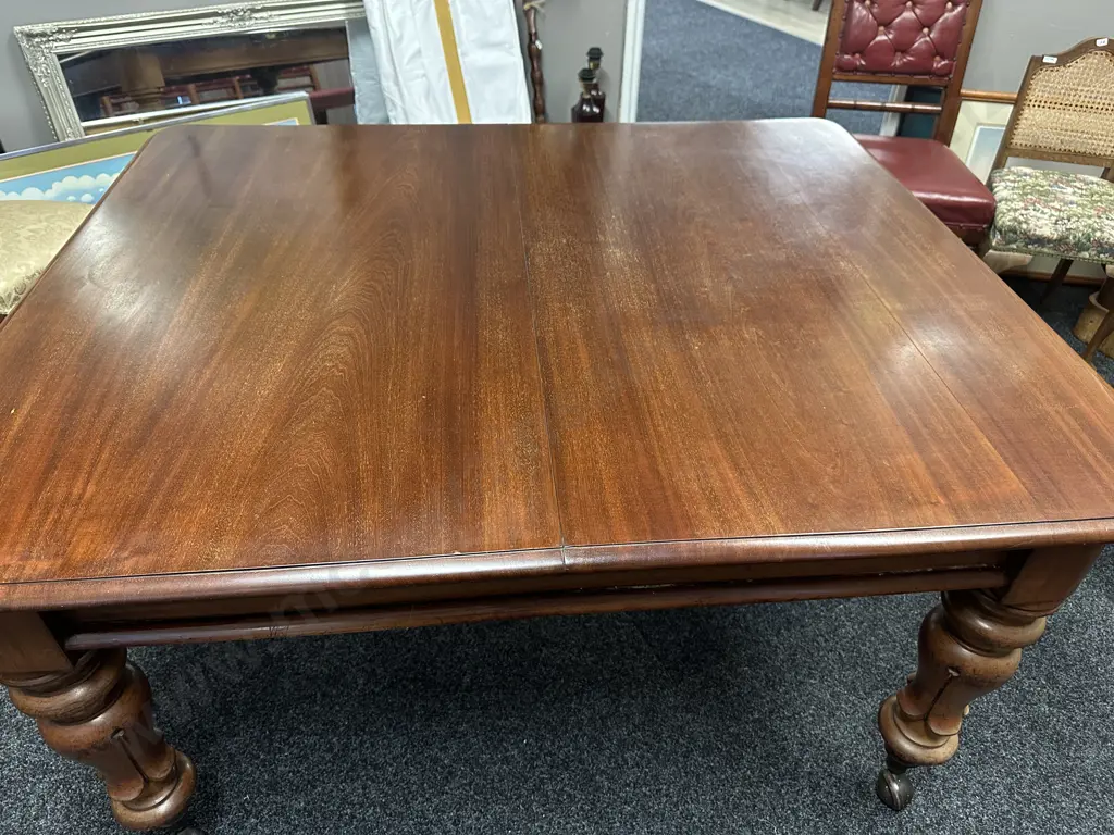 Victorian Style Dining Table With Extension & Castors Image 1++