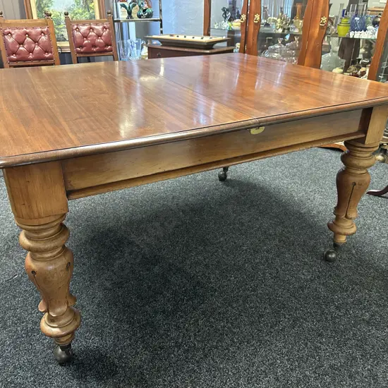 Victorian Style Dining Table With Extension & Castors