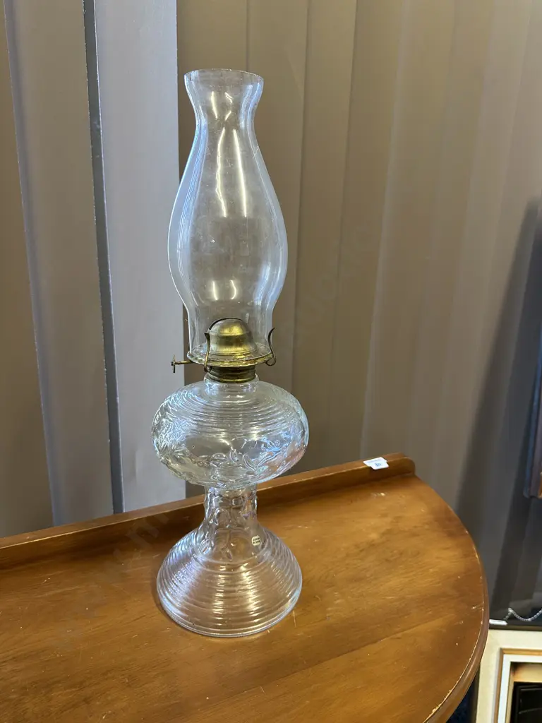 Vintage Clear Pressed Glass Hurricane Oil lamp Made In Mexico H47cmo Image 1++