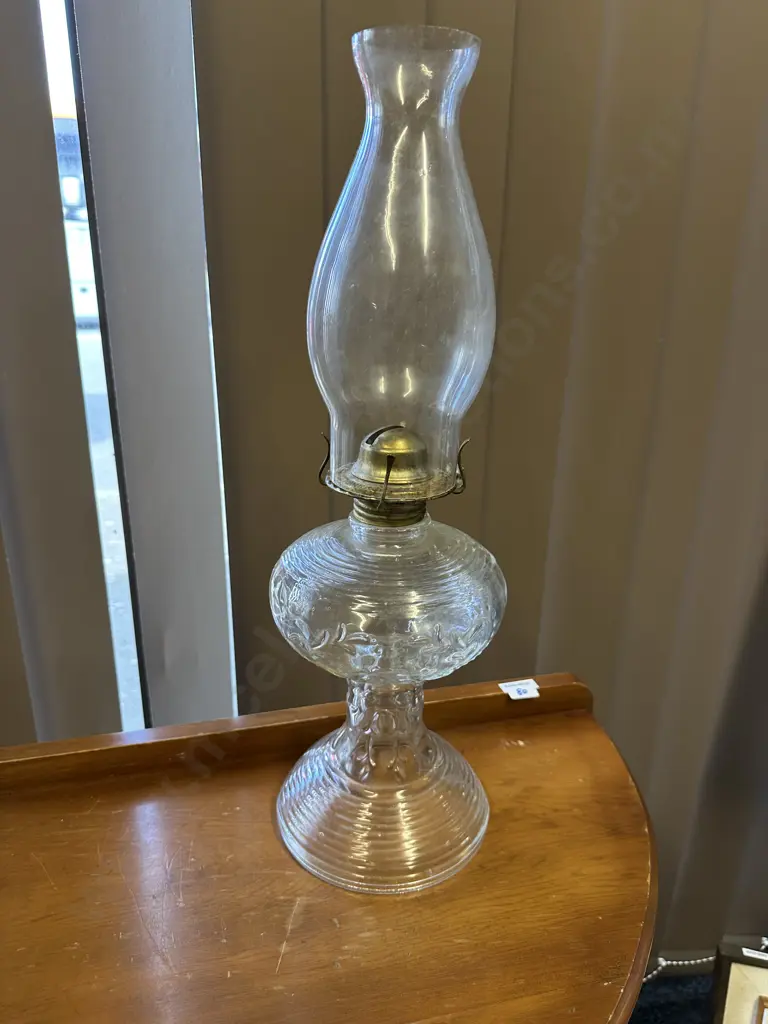 Vintage Clear Pressed Glass Hurricane Oil lamp Made In Mexico H47cmo Image 1++