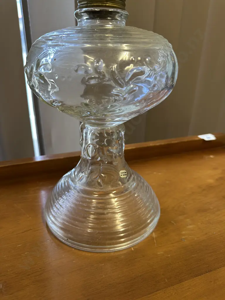Vintage Clear Pressed Glass Hurricane Oil lamp Made In Mexico H47cmo Image 1++
