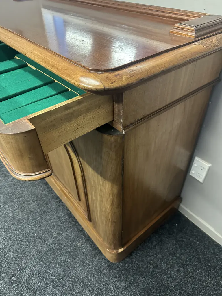 Mahogany Sideboard Two Drawer, Two Door With Key & Felt Lined Hidden Cutlery Drawer H98,W137,D52cm Image 1++