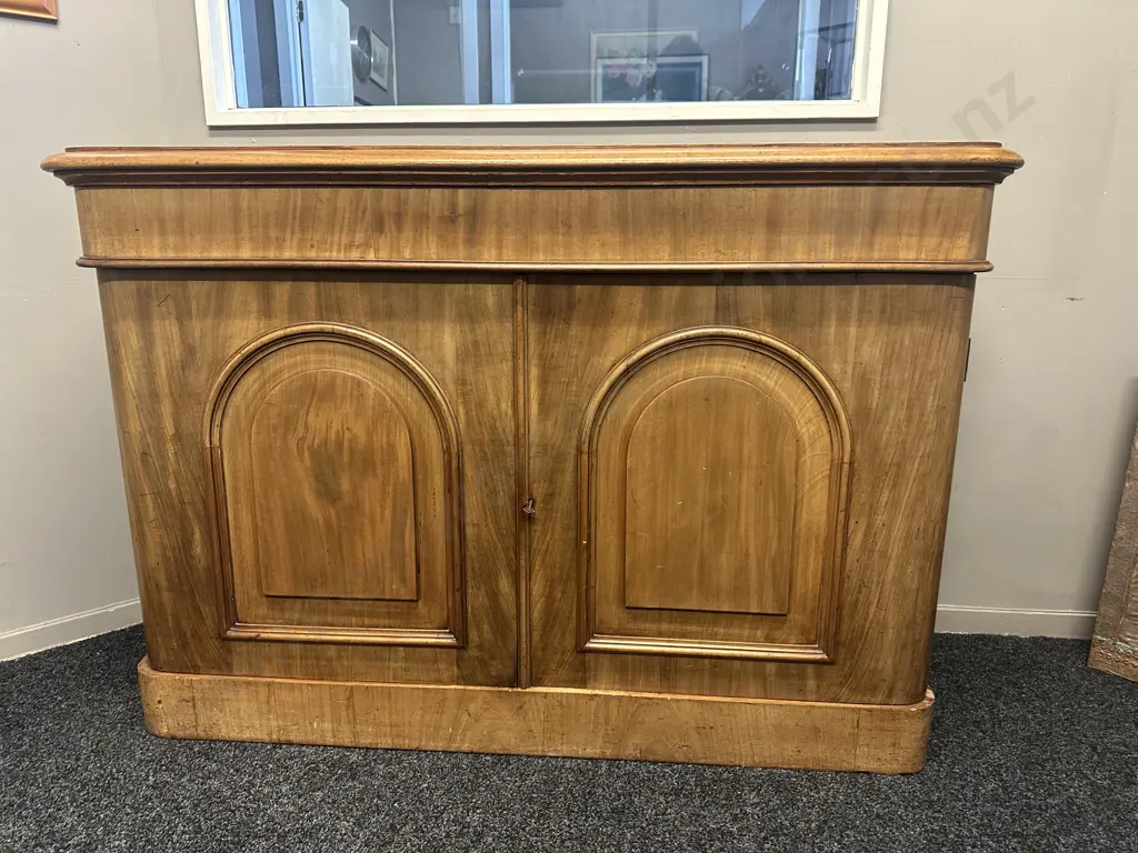 Mahogany Sideboard Two Drawer, Two Door With Key & Felt Lined Hidden Cutlery Drawer H98,W137,D52cm Image 1++