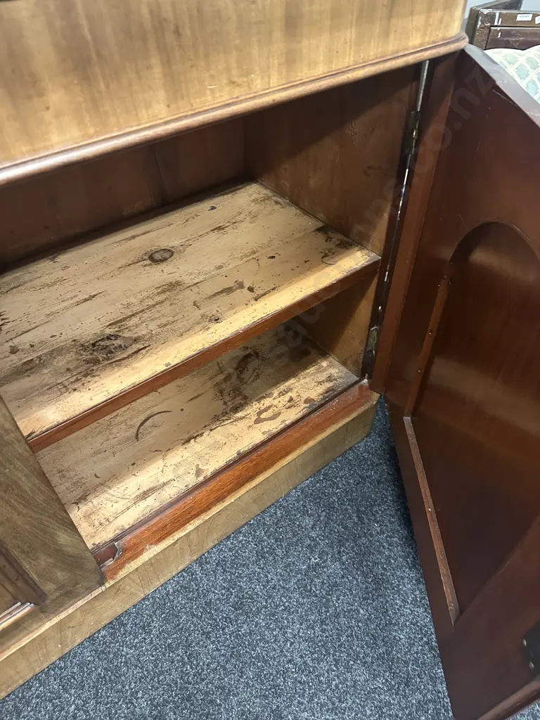 Mahogany Sideboard Two Drawer, Two Door With Key & Felt Lined Hidden Cutlery Drawer H98,W137,D52cm Image 1++