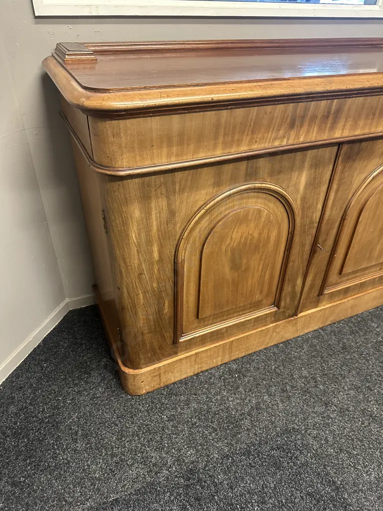 Mahogany Sideboard Two Drawer, Two Door With Key & Felt Lined Hidden Cutlery Drawer H98,W137,D52cm Image 1++