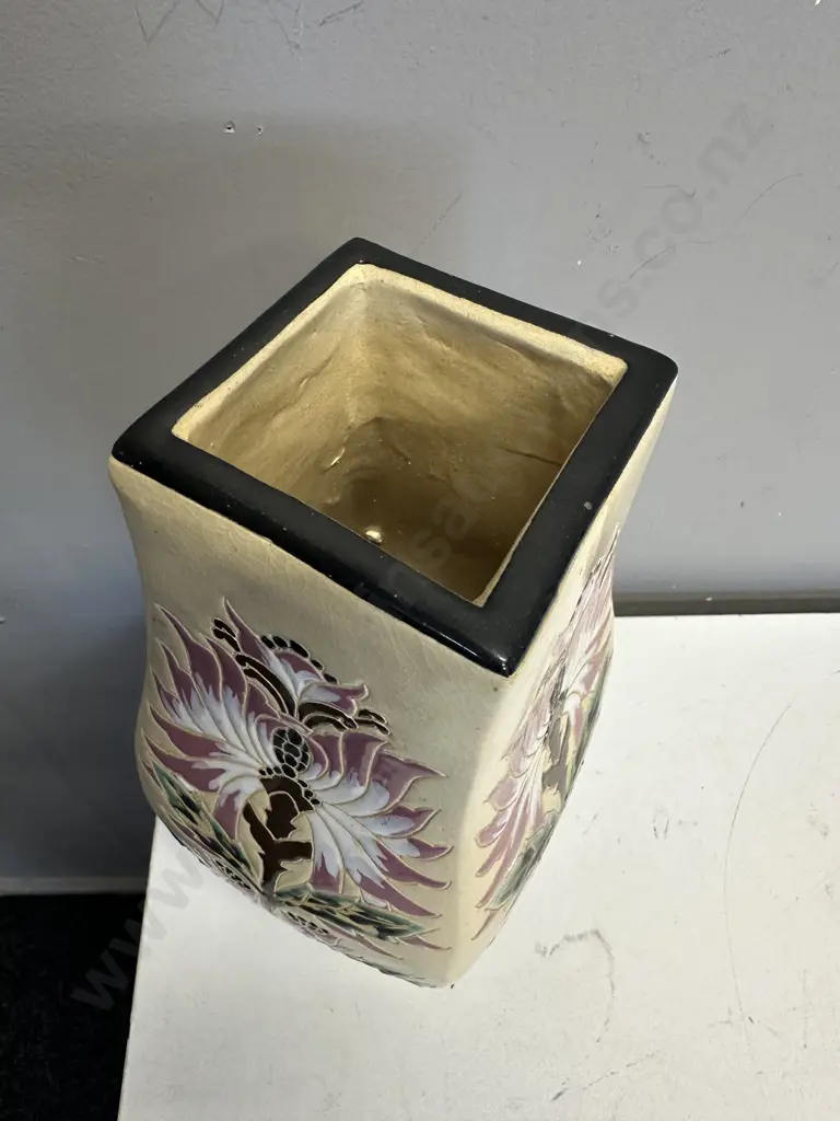 Vietnam Vietnamese Dona Ceramic Vase Embossed Design H30cm. Image 1++