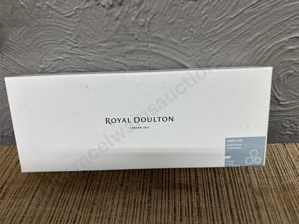 Royal Doulton Radiance Three Mini Frames Boxed Image 1++