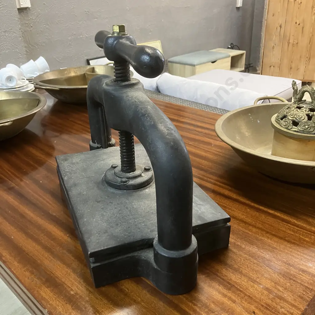 Vintage Antique Cast Iron Book Press. H44 W51 D25cm Image 1++