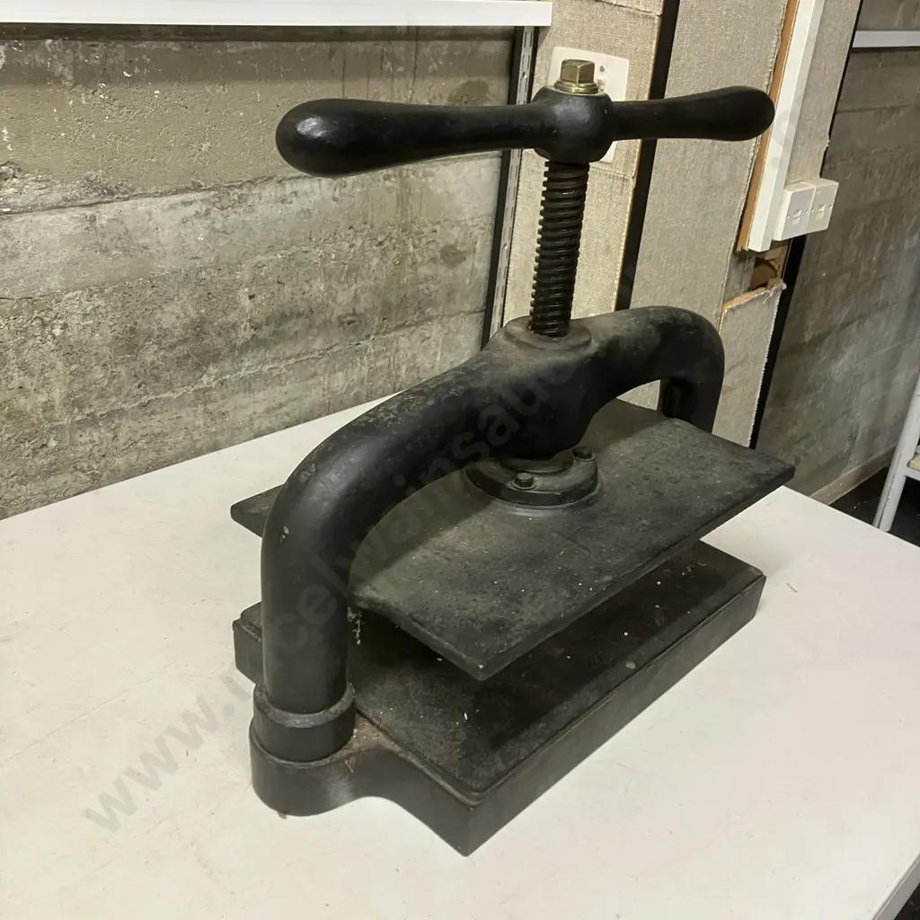 Vintage Antique Cast Iron Book Press. H44 W51 D25cm Image 1++
