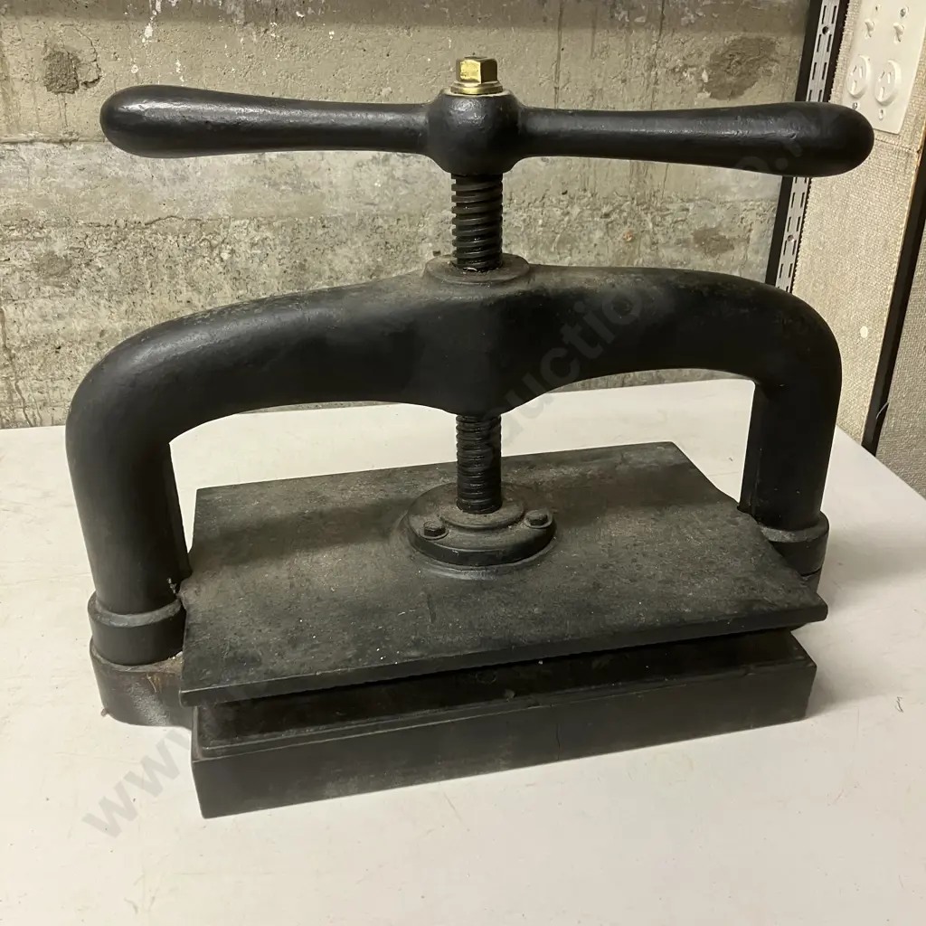 Vintage Antique Cast Iron Book Press. H44 W51 D25cm Image 1++