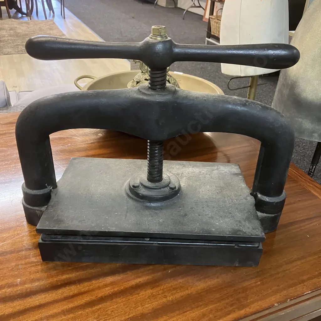 Vintage Antique Cast Iron Book Press. H44 W51 D25cm Image 1++