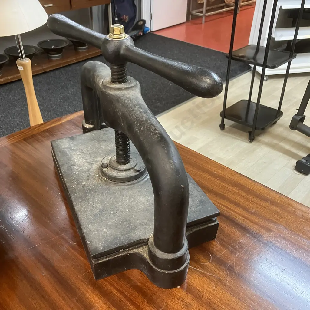 Vintage Antique Cast Iron Book Press. H44 W51 D25cm Image 1++