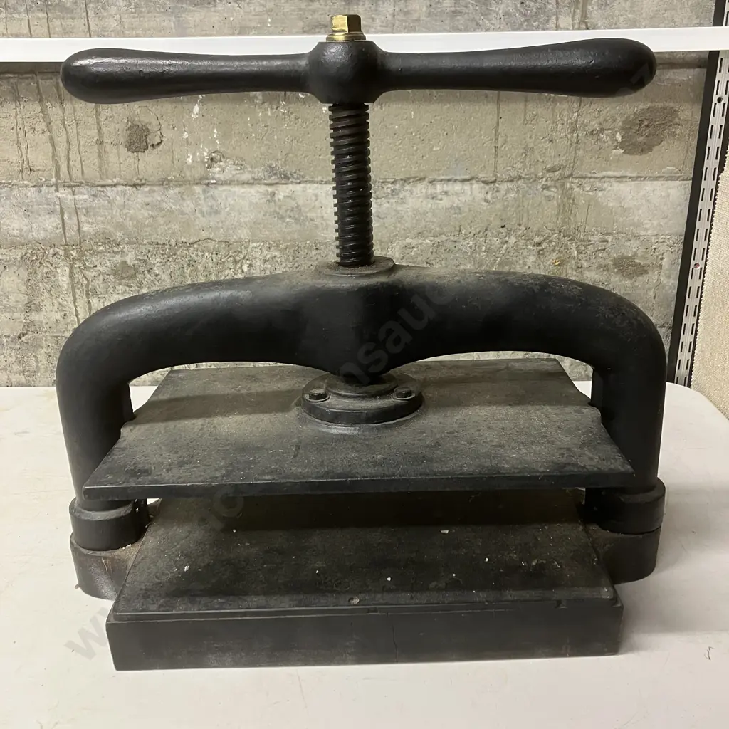Vintage Antique Cast Iron Book Press. H44 W51 D25cm Image 1++