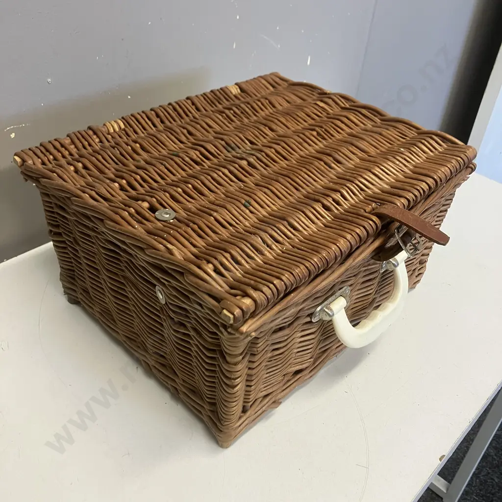 Vintage 1960s Brexton Wicker Picnic Hamper - Cup Marked #7962 (1 Cup Has Broken Handle) With Thermos, Made In England Image 1++