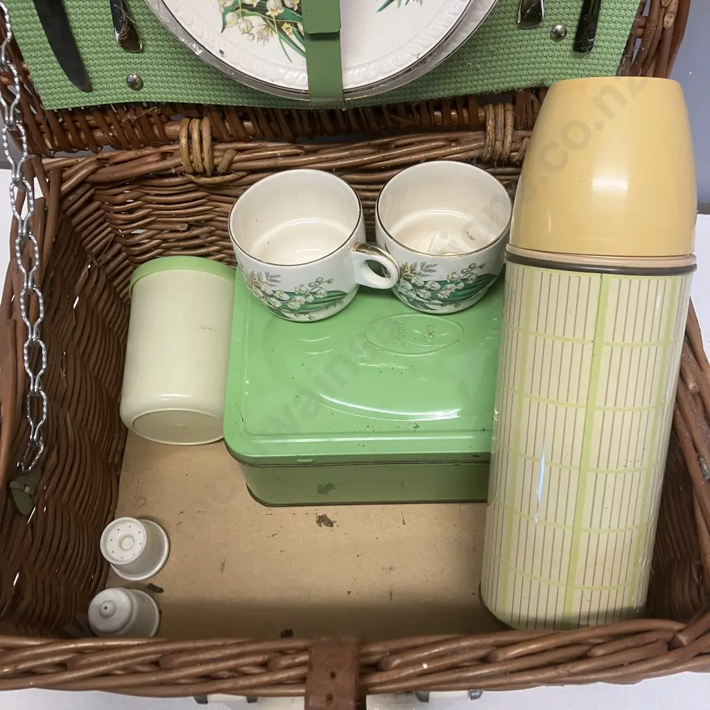 Vintage 1960s Brexton Wicker Picnic Hamper - Cup Marked #7962 (1 Cup Has Broken Handle) With Thermos, Made In England Image 1++