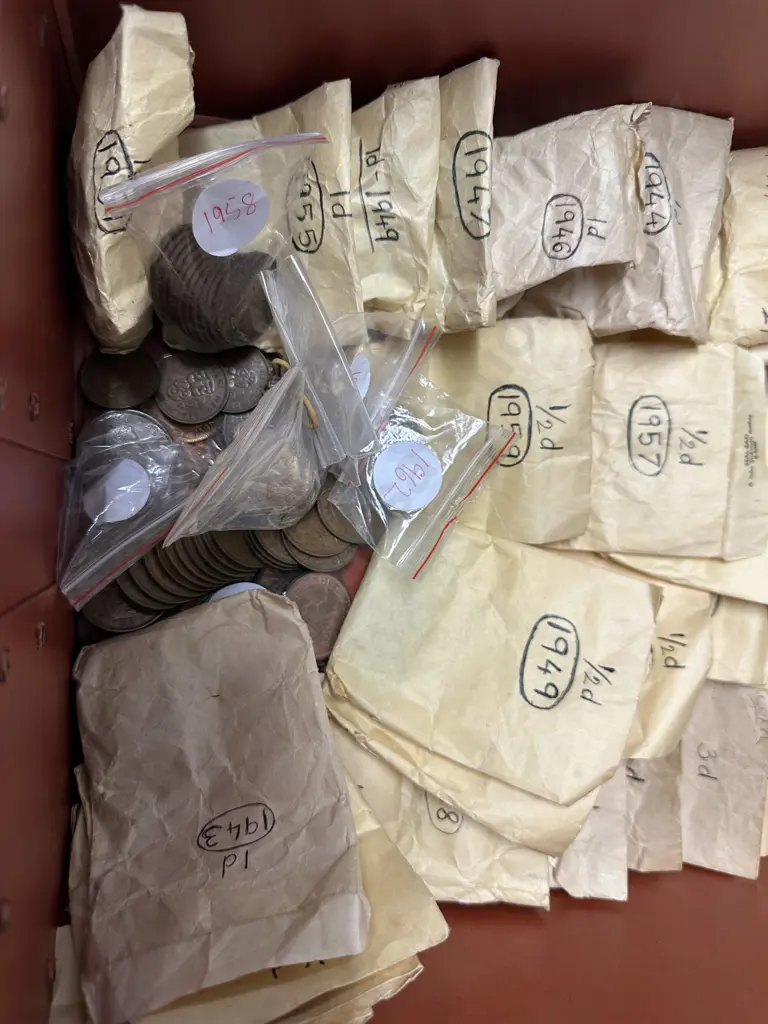 Large Collection Of New Zealand Pennies Image 1++