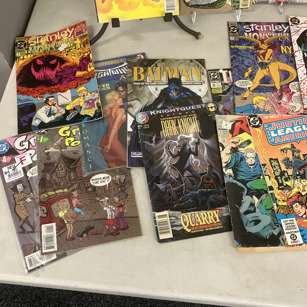 DC Comics x 25  - Batman, Animaniacs, Gross Point, Stanley & His Monster Etc Image 1++