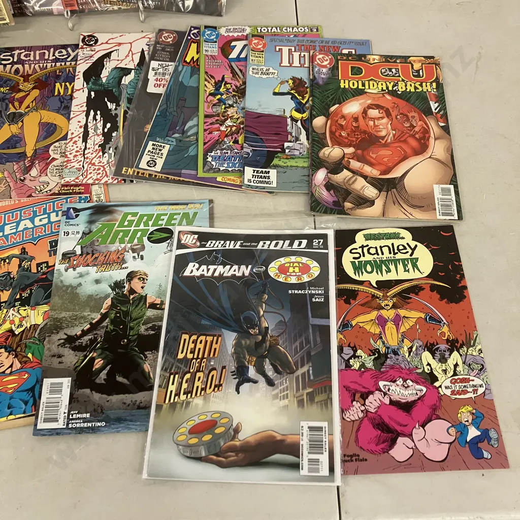 DC Comics x 25  - Batman, Animaniacs, Gross Point, Stanley & His Monster Etc Image 1++