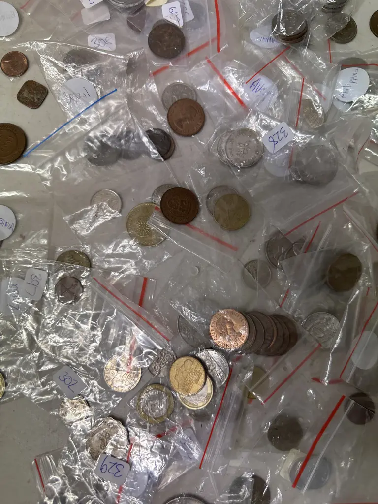 Large Selection Of Collectable Coins Including NZ, Australia, Uk, USA, Etc Image 1++