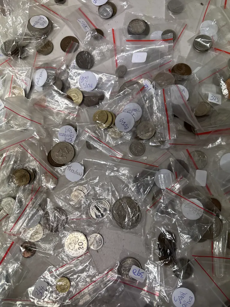 Large Selection Of Collectable Coins Including NZ, Australia, Uk, USA, Etc Image 1++