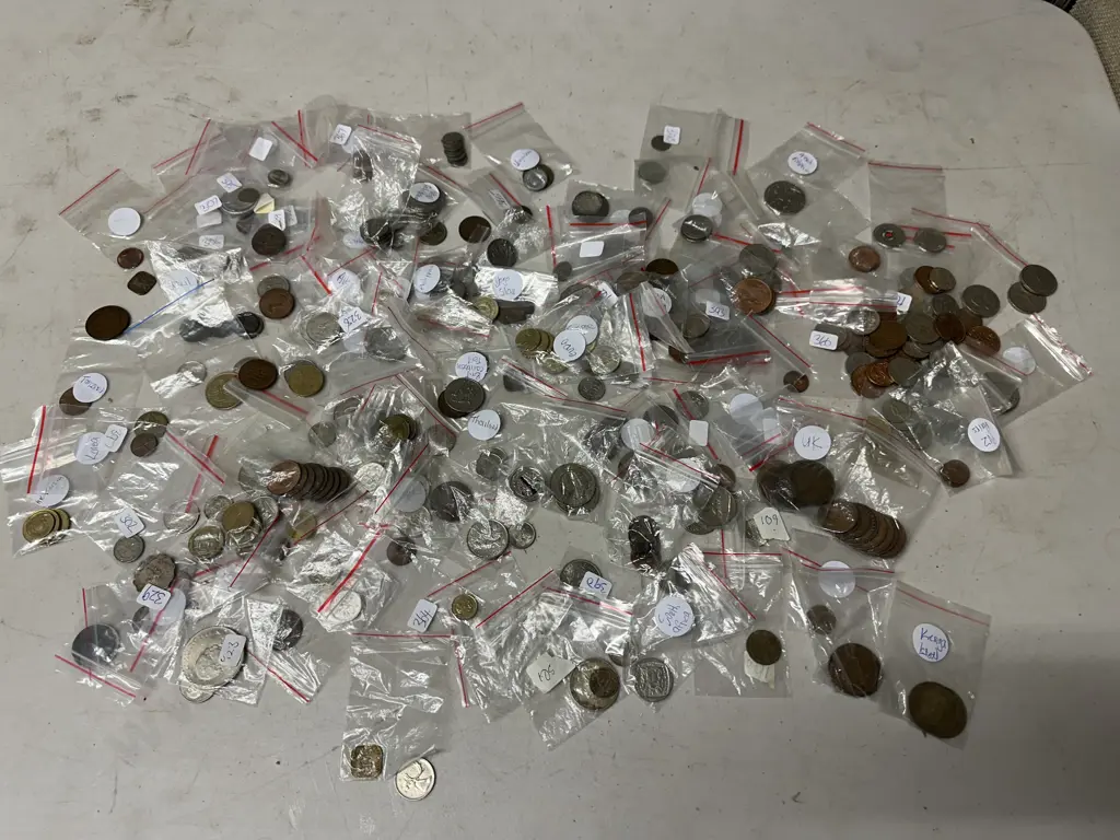 Large Selection Of Collectable Coins Including NZ, Australia, Uk, USA, Etc Image 1++